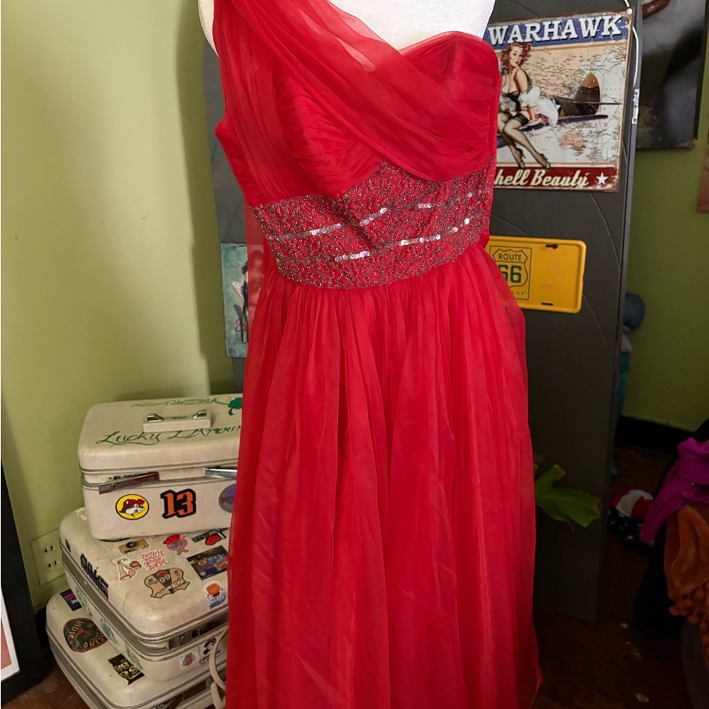 Vintage Elegant Red One-Shoulder Dress